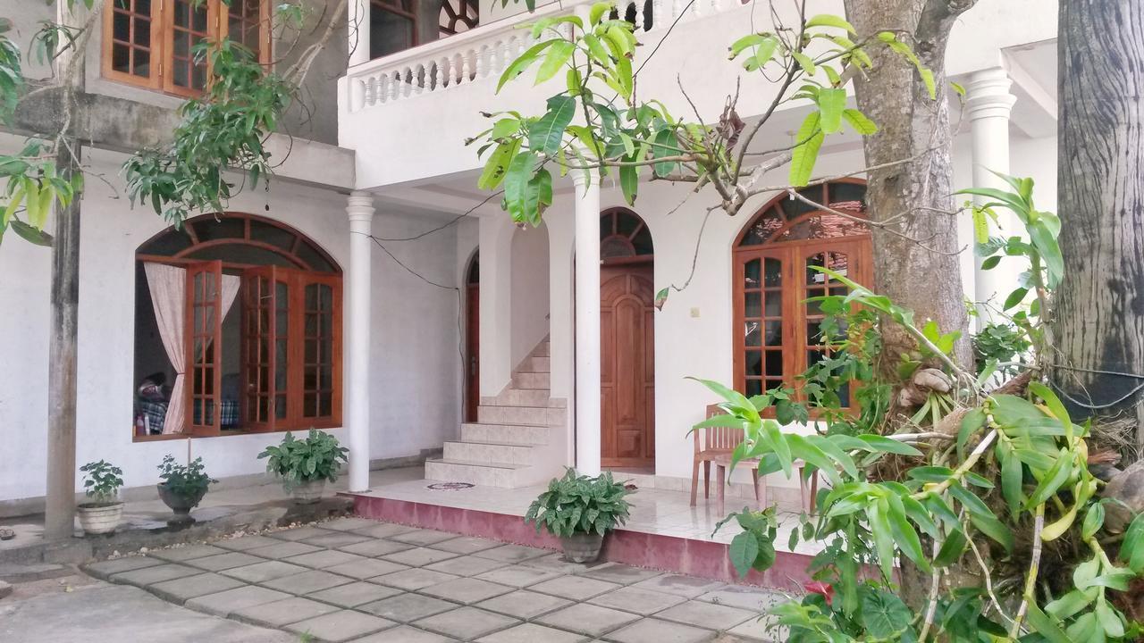 Welcome Family Guest House. Bentota Exterior photo